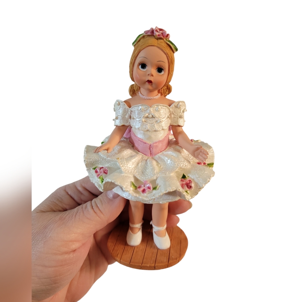 Madame Alexander Wendy Ballerina Figurine 1998